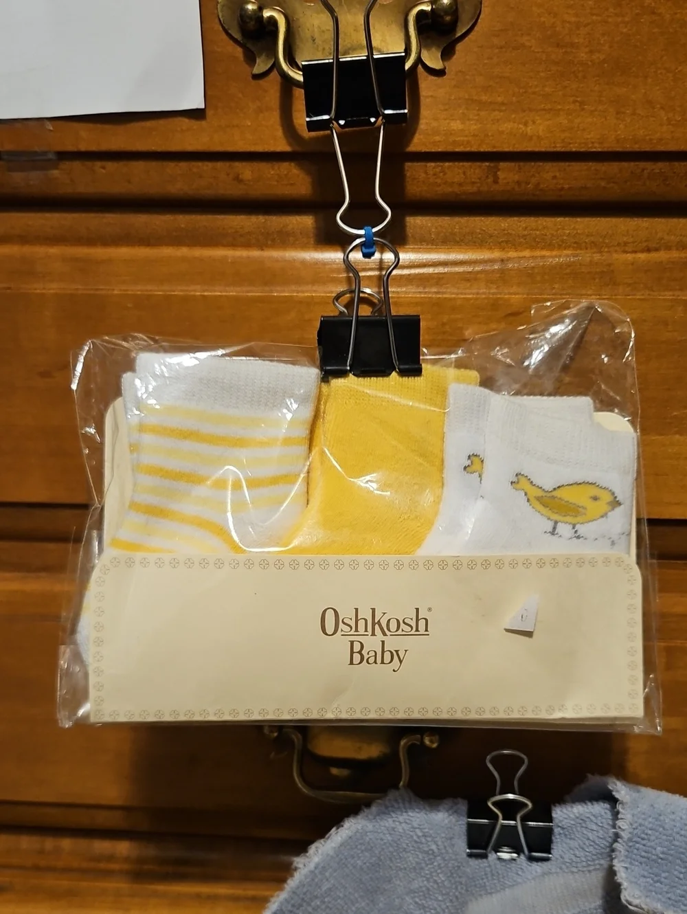 OshKosh B'gosh Yellow and White Baby Socks Booties- 3 Pack Size 12-18 mos.